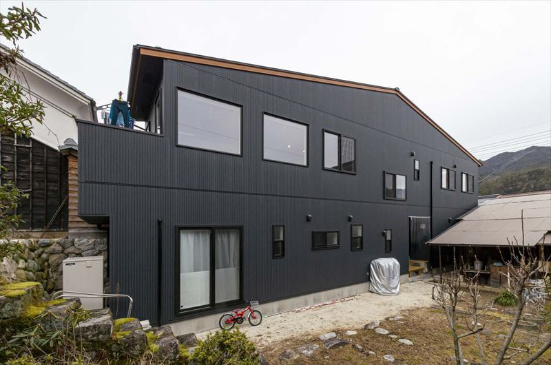 間口の狭い狭小地に建つ開放的な2階リビングの家 大桑町n様邸 恵那 中津川で注文住宅を建てる工務店 日伸建設